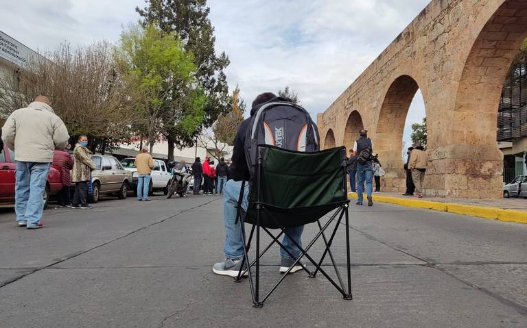 Usuarios bloquean Acueducto ante toma de SITCBEM en SFA