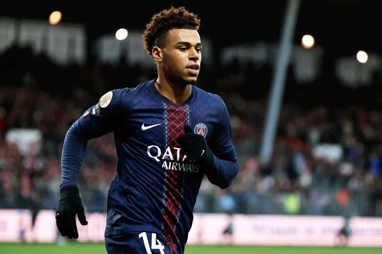 PSG: Désiré Doué estará varias semanas fuera por desgarro muscular